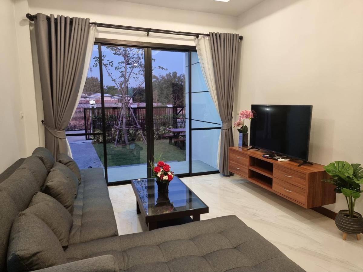Baan Dalah Buriram Villa Buitenkant foto